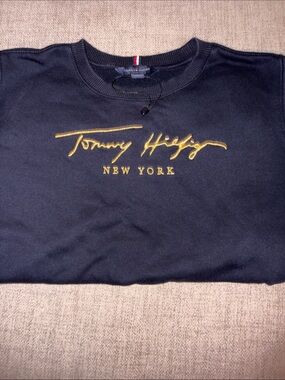 Tommy Hilfiger Black Sweatshirt with Gold Script Logo